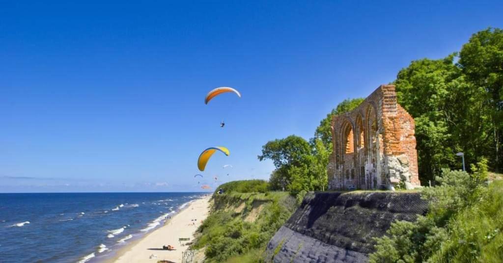 Apartamenty Obok Ruin Trzesacz Exterior photo
